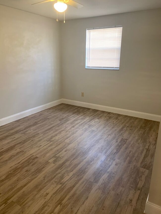 Building Photo - 3 bedroom 1 bath recently refurbished  with large fenced backyard ,close to shopping and the beach