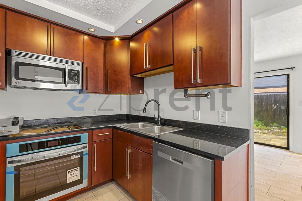 Building Photo - 182 Bent Arrow Dr