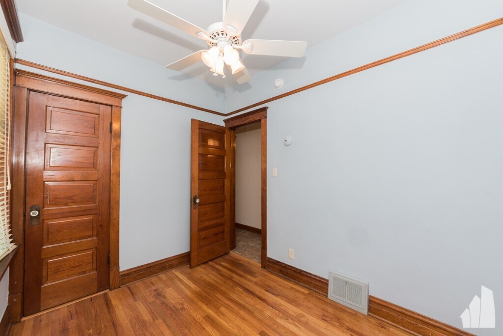 Building Photo - 3710 N Damen Ave