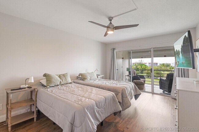 Building Photo - 3661 Via Poinciana