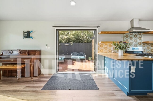 Building Photo - 7775 Dow Ave