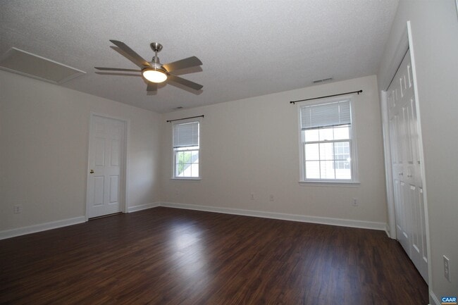 Building Photo - 121 Bryant Dr