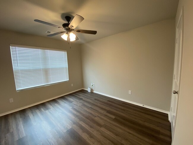 Building Photo - Newer 4bedroom home in Brookland School District!