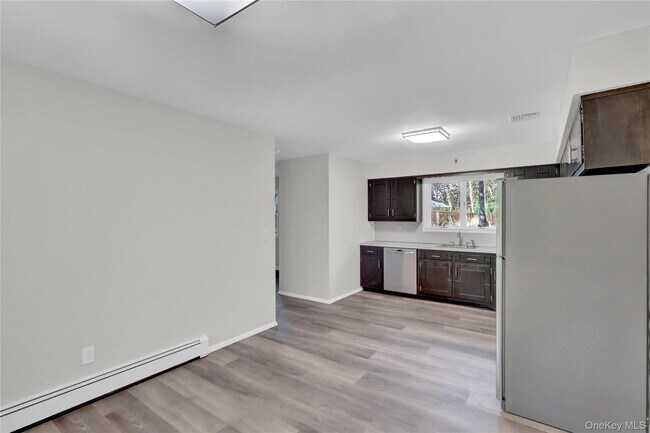 Building Photo - 7 Canterbury Ct