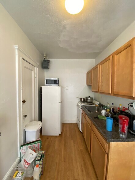 Primary Photo - 140 Columbia St
