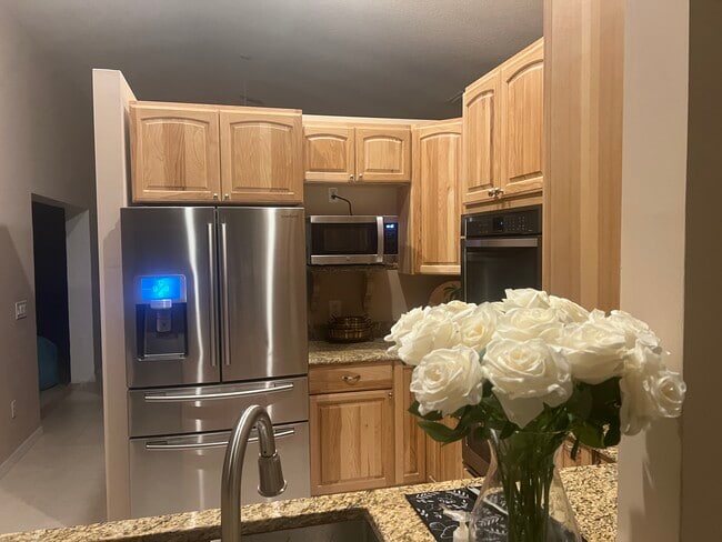 Building Photo - 922 Jackson Way