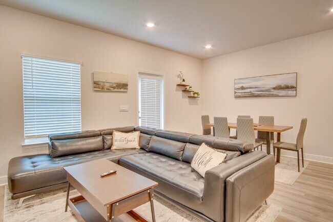 Building Photo - Gulf Breeze 3BR/2.5BA New Construction Townhome - Special: ½ Off Deposit for Active-Duty Military!