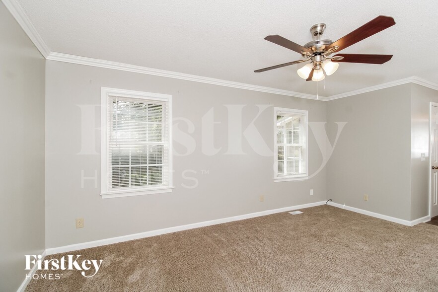 Building Photo - 6706 River Hills Dr