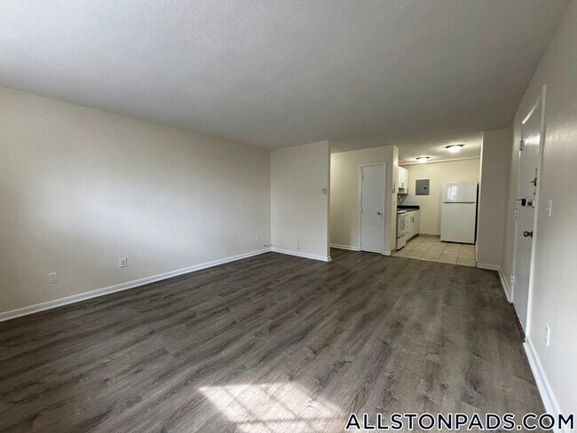 Building Photo - 88 Gardner St