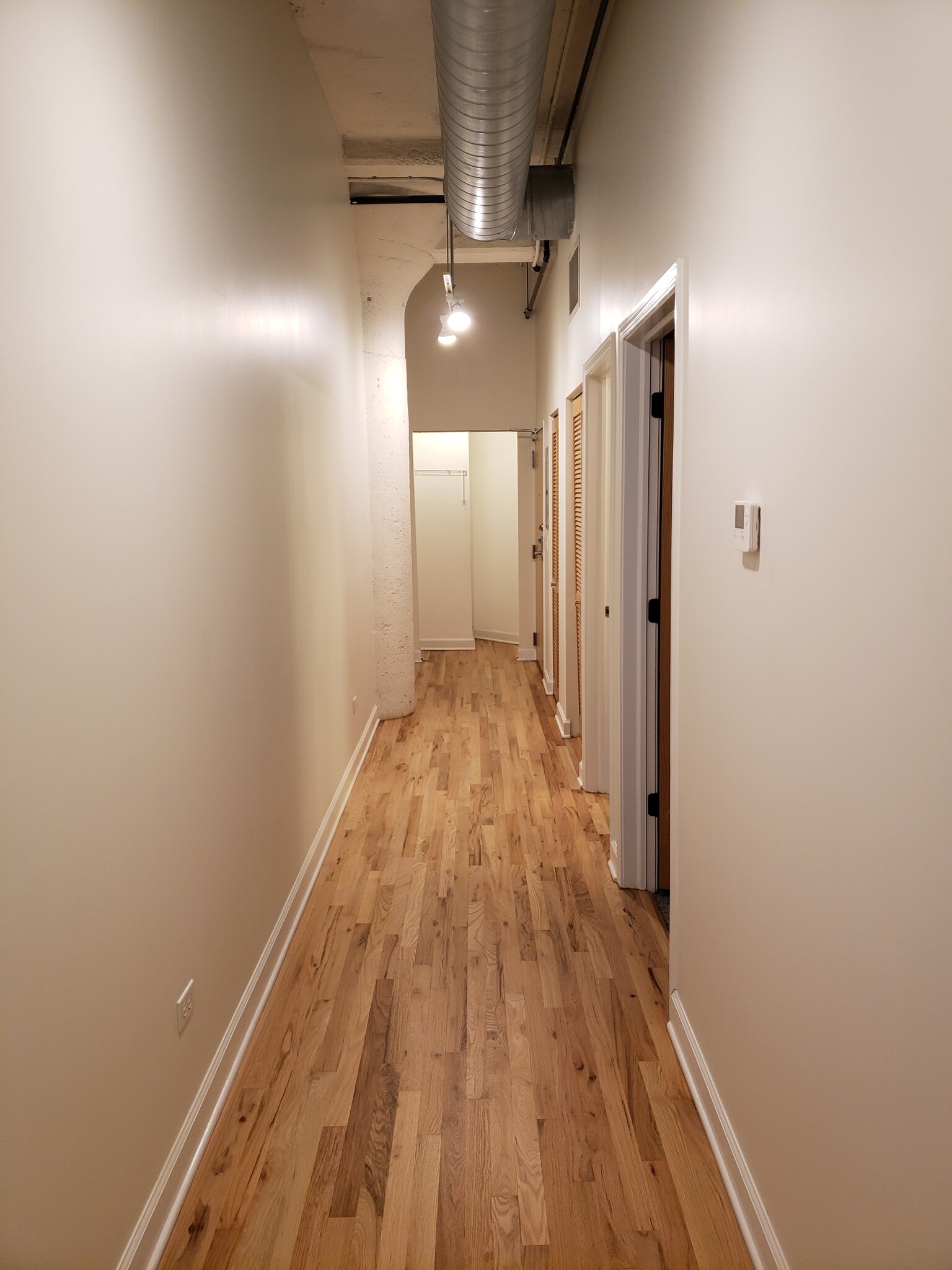 Hallway - 221 E Cullerton St