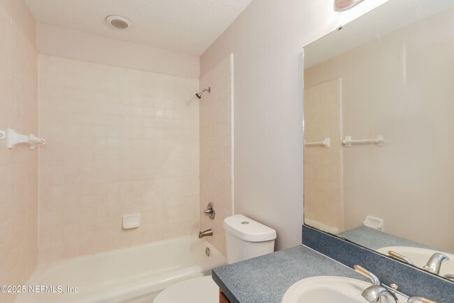 Building Photo - 683 Southland Ln