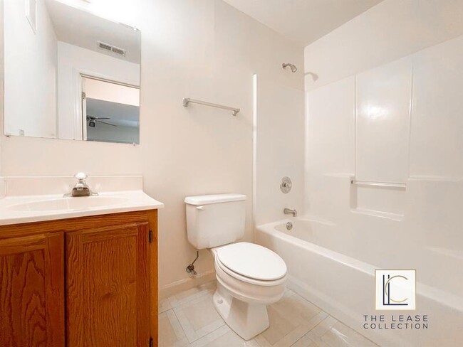 Building Photo - 15412 Overlea Ct