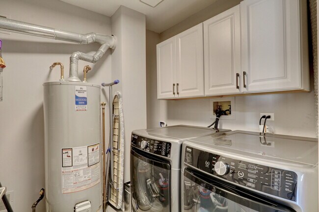 Building Photo - 215 Coventry Cir