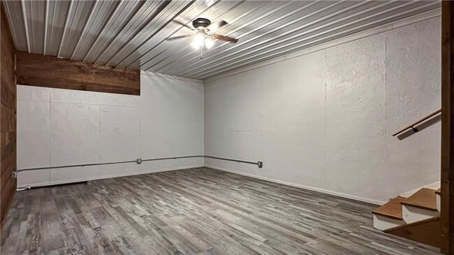 Building Photo - 374 Prince Dr