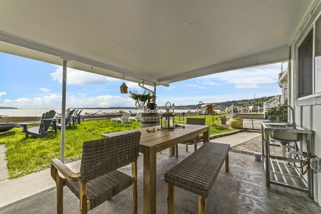 Building Photo - 260 E Driftwood Shores Rd