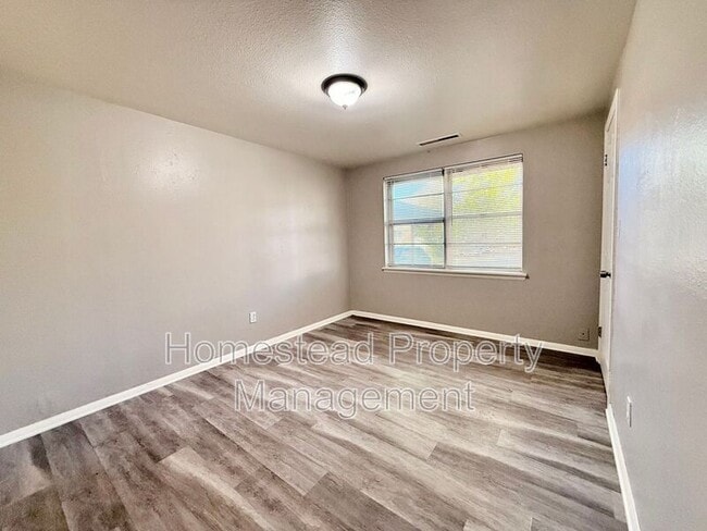 Building Photo - 1132 SW 61st St