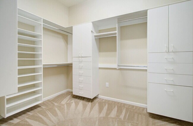 Building Photo - 9427 E Trailside View