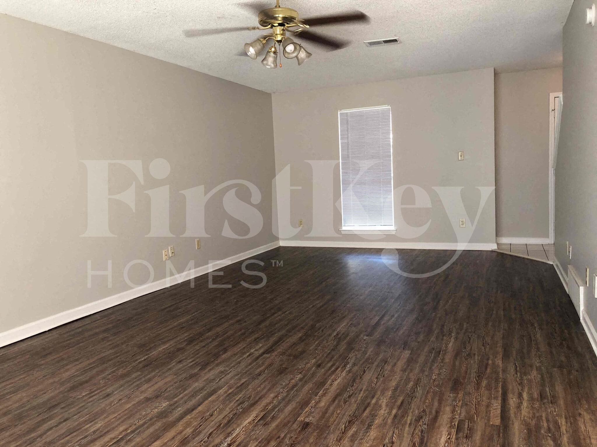 Building Photo - 3770 Richbrook Dr