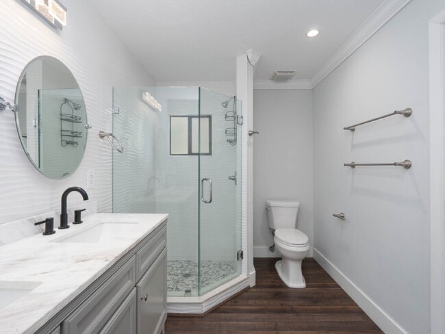 Building Photo - Country-Style Sarasota Living on a Full Acre - Pool Home with Oversized Workshop — Move-In Ready Now