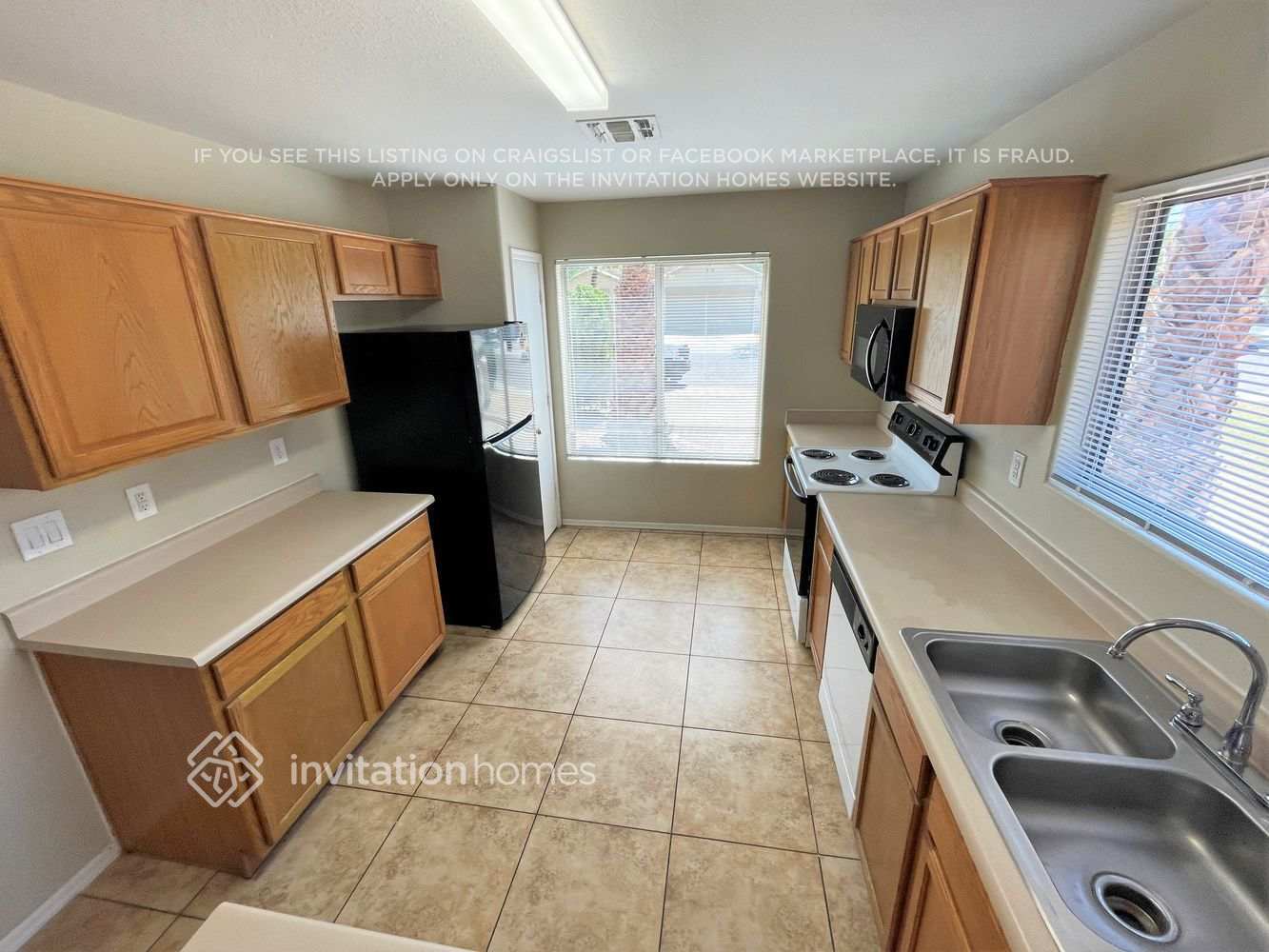 Building Photo - 3812 S 74th Dr