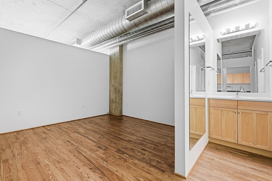 Building Photo - 1499 Blake St