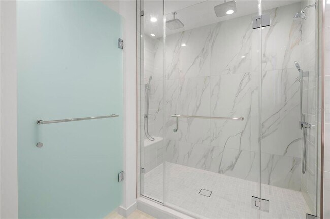 Building Photo - 400 Central Ave