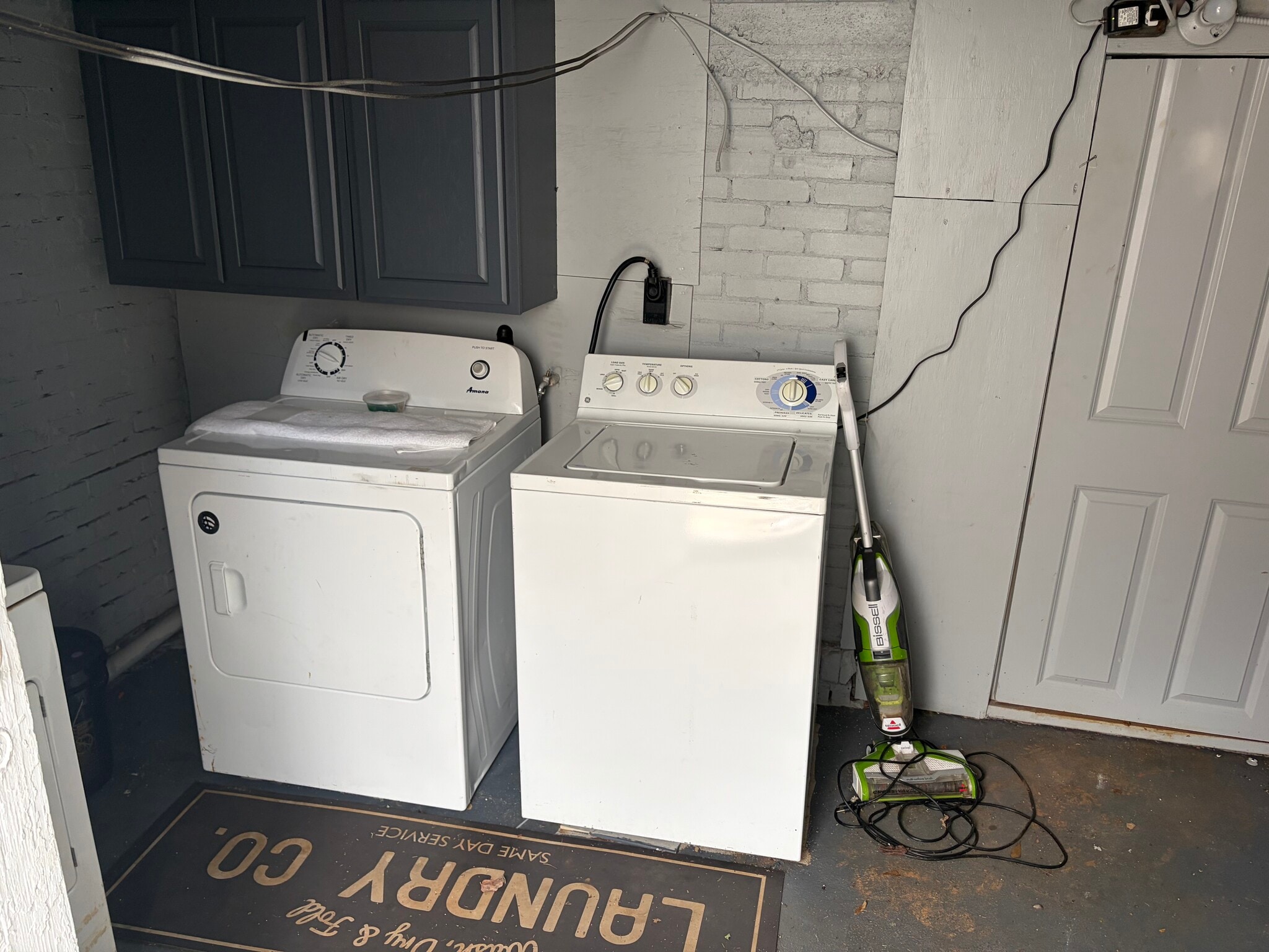 Laundry room - 2710 Winburn Ter