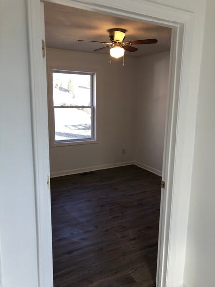 bedroom 2 - 1503 Grissom Ln