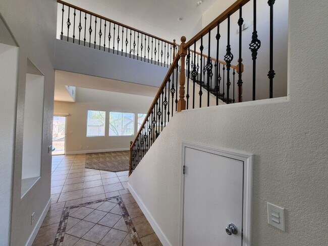 Building Photo - In the Heart of Green Valley Ranch