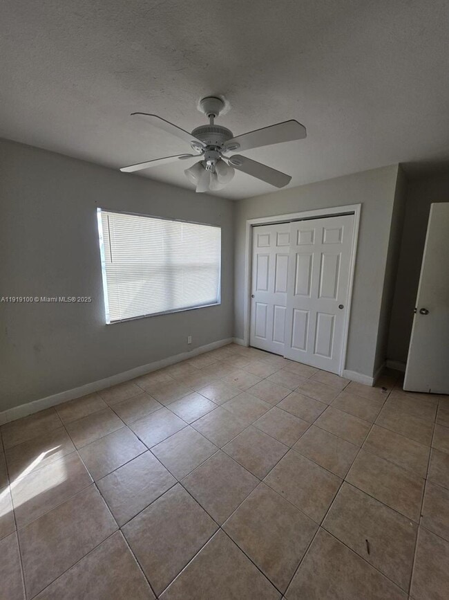 Building Photo - 4019 NW 31st Ave