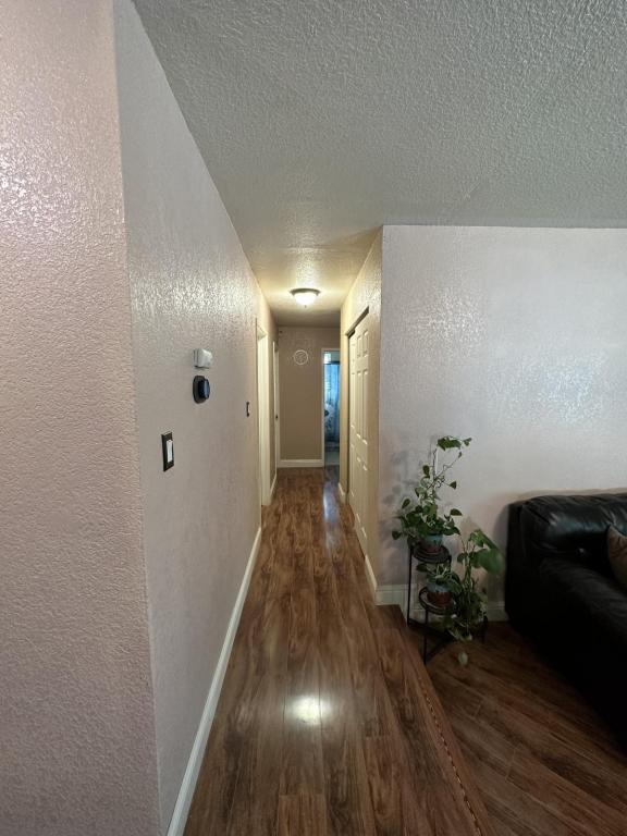 Building Photo - 6601 Lindbrook Way
