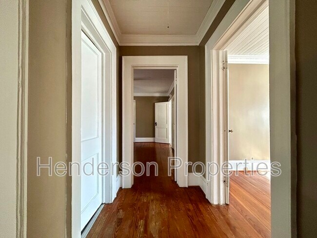 Building Photo - 935 Old Charlotte Rd SW