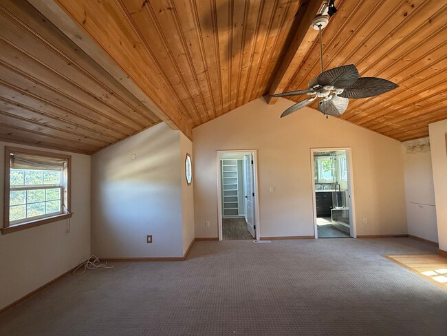 Building Photo - 3 Bed/2Bath Ready to Move In