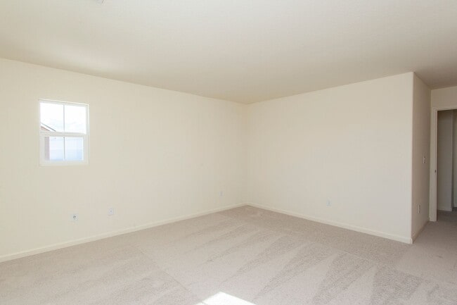 Building Photo - 8981 Quail Fls Dr