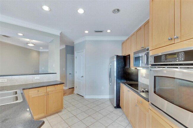 Building Photo - 6414 Sunset Bay Cir