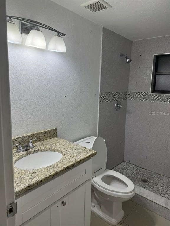 Building Photo - 8518 Woodlake Dr