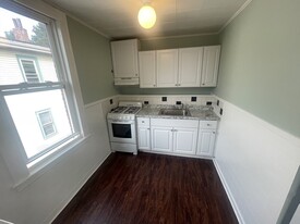 Building Photo - 80 Rockland St