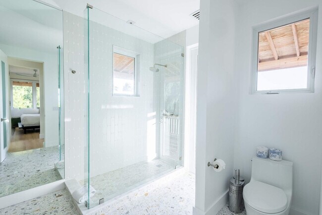 Building Photo - 18954 Acosta Rd