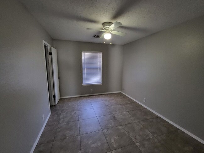 Building Photo - 2 bedroom 1 bathroom house with 1 car garage and central heat and air