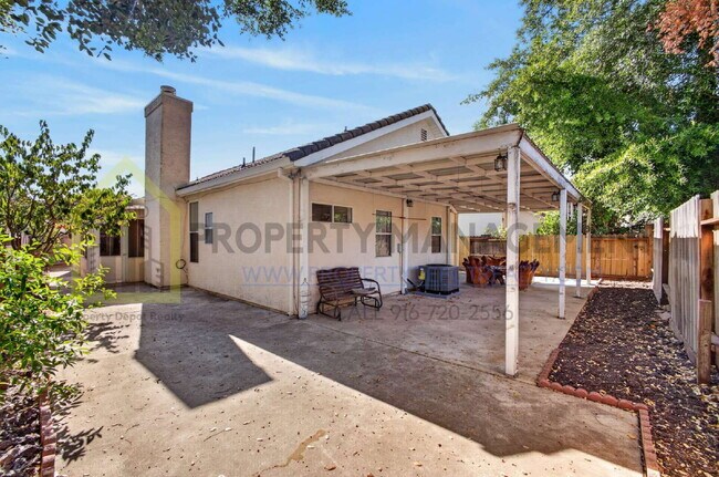 Building Photo - Charming 3-Bedroom Home with 2 Baths