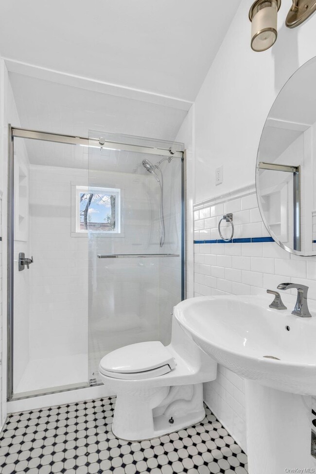 Building Photo - 475 Dobbs Ferry Rd