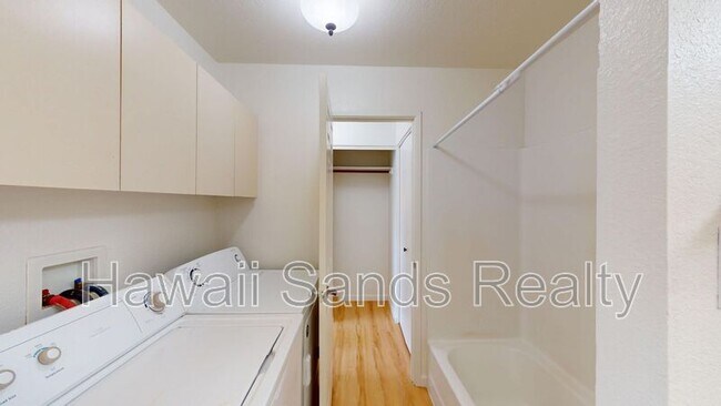 Building Photo - 94-1045 Paha Pl.