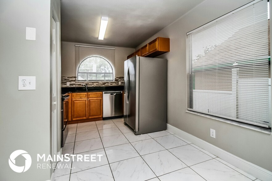 Building Photo - 609 Conure St