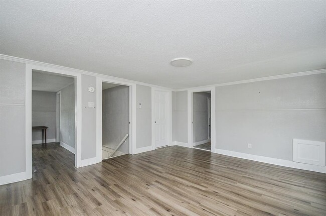 Primary Photo - 1401 Collier St