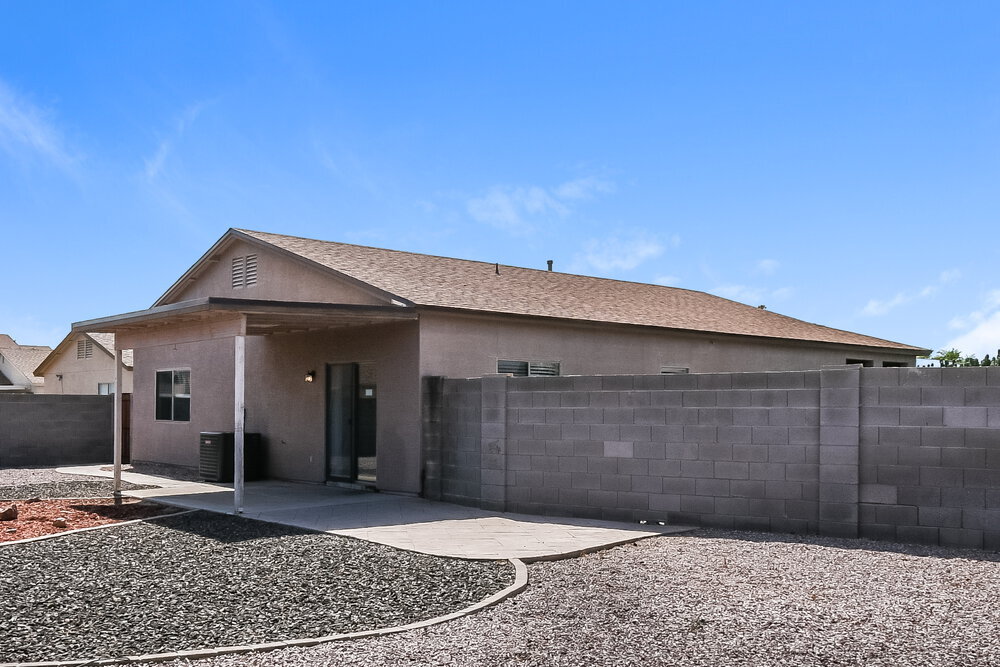 Building Photo - 1142 E Desert Rose Trail