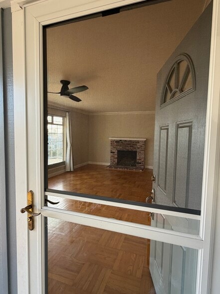 Building Photo - 4806 Lodi Way