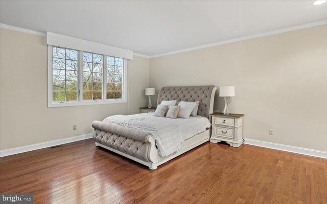 Building Photo - 12 Windermere Way