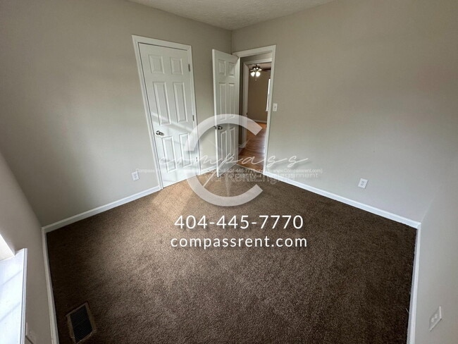 Building Photo - 484 Rustin Dr