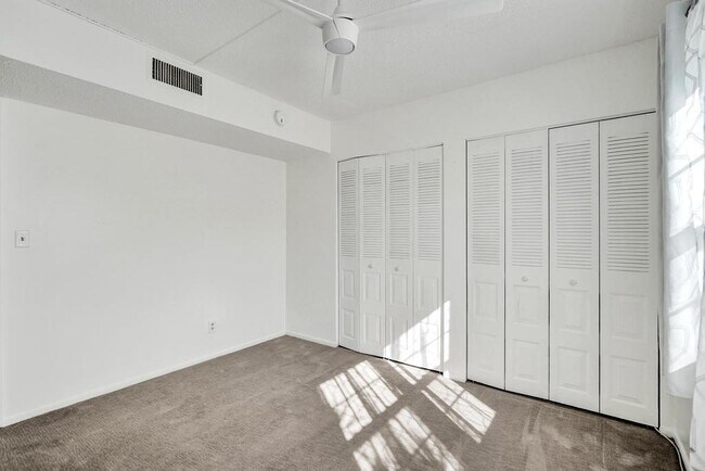 Building Photo - 1050 NW 13th St