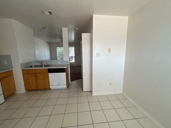Building Photo - 4504 Deek Dr
